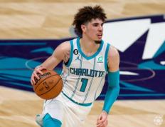 IM体育官网入口-包含黄蜂后卫因伤休战一周，球队备战计划受影响的词条