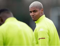 IM体育官网入口-阿斯顿维拉球员在客场挑战沃特福德