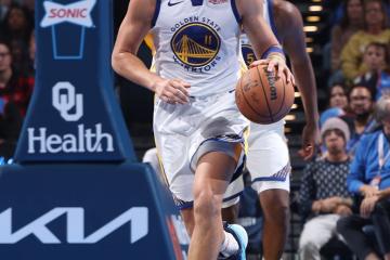 IM体育社区互动入口-关于骑士客场力克勇士，球队团结奋战赢得关键比赛的信息