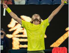 IM体育官网入口-澳网逆转年终总决赛，西西帕斯状态火热