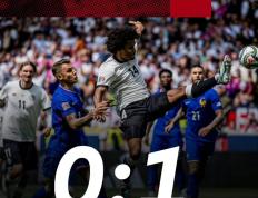 IM体育官网-法国逆转曼城，阿圭罗带队取胜