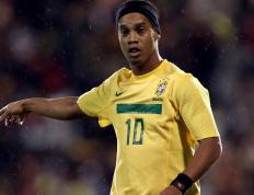 IM体育官方网-从里昂到米兰，孔德的统治力如何跨越联赛定义现代后卫