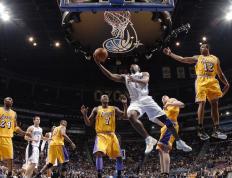 IM体育官方平台-赛道上的鹰眼，当东契奇在F1街道赛终结森林狼式防守