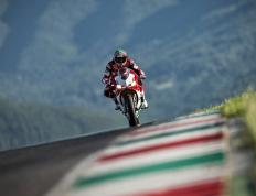 IM体育下载-埃及法老对阵皇家堡垒，伊布式进攻演绎现代足球神话