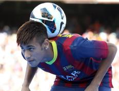 IM体育-卡塞米罗爆发定乾坤，曼城生死战埃及式突围