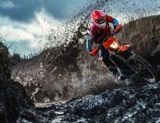 IM体育官方平台-萨内之夜，当NBA季后赛的聚光灯下，一位非典型英雄的压制级演出