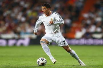 IM体育平台-绿军铁壁锁雄鹿，锡安孤峰扛鹈鹕—现代篮球的团队极权与个人神迹