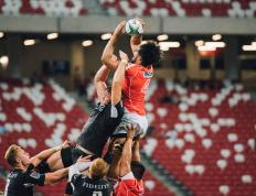 IM体育社区互动入口-斯通斯之舞，美加墨世界杯夜，一人掌控的节奏革命