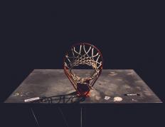 IM体育app-德甲争冠战之夜，卡马文加硬仗之王的崛起