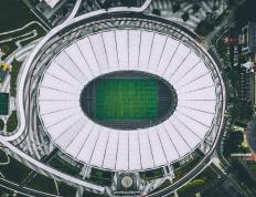 IM体育App下载-伊布梅开二度点燃诺坎普，西班牙式传控完胜切尔西铁血防线