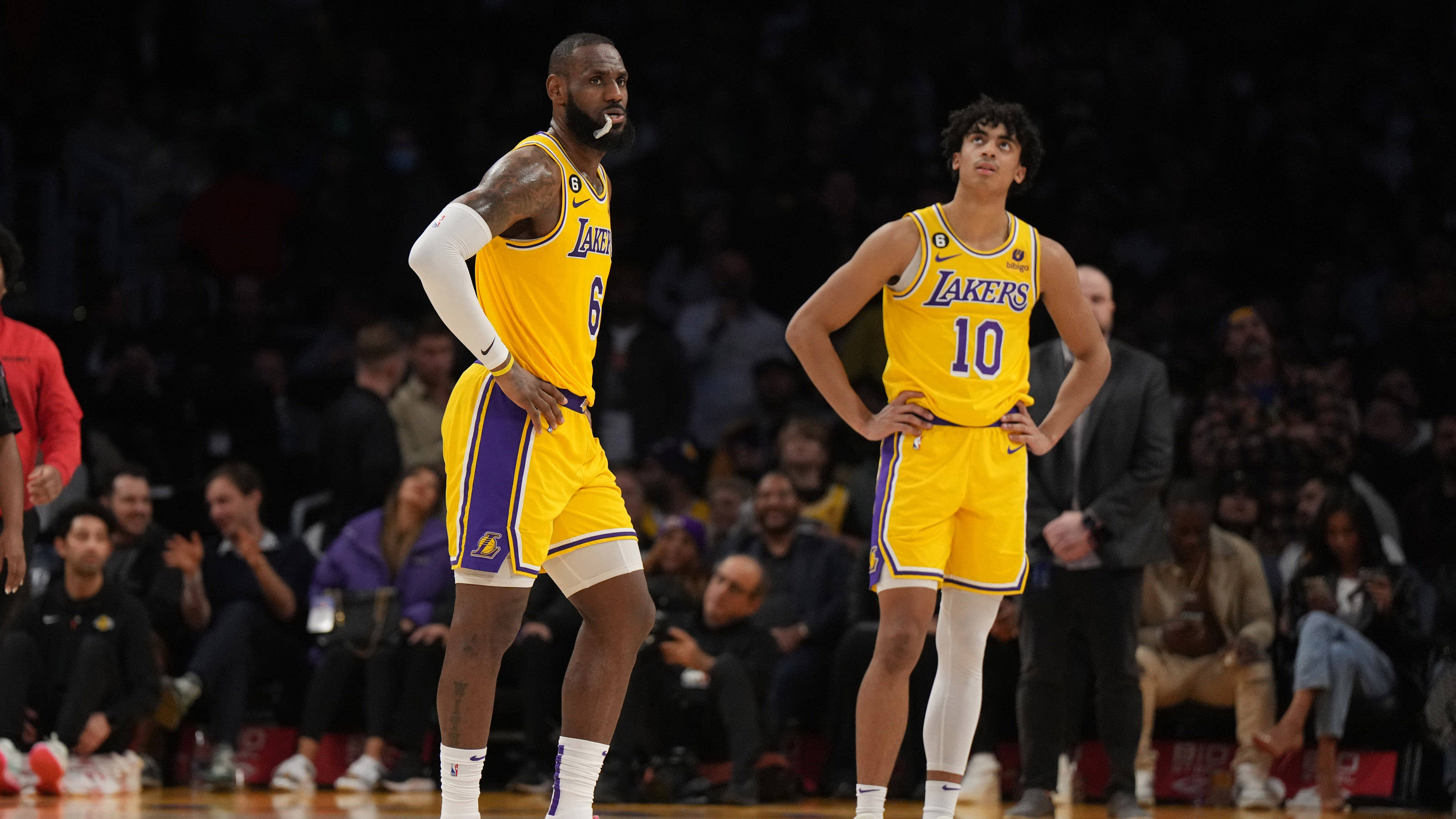 IM体育注册链接-爵士绝杀湖人，加里纳利完成帽子戏法