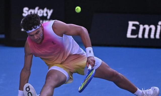 IM体育官方网站-包含澳大利亚网球队翻盘英国网球队,兹维列夫绝境逆转的词条