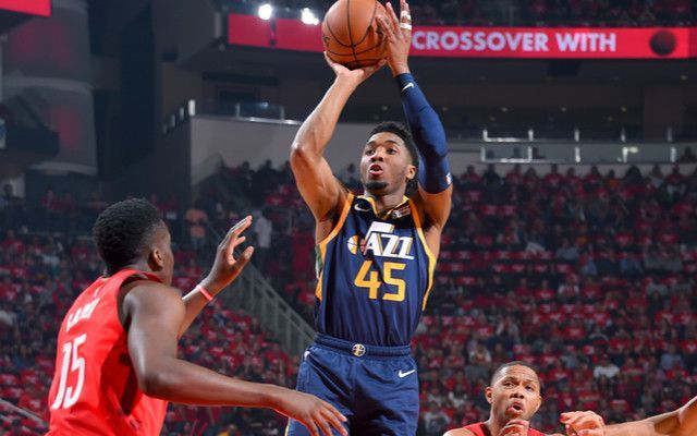 IM体育下载-客战之师踢出进攻火力,轻松取胜对手