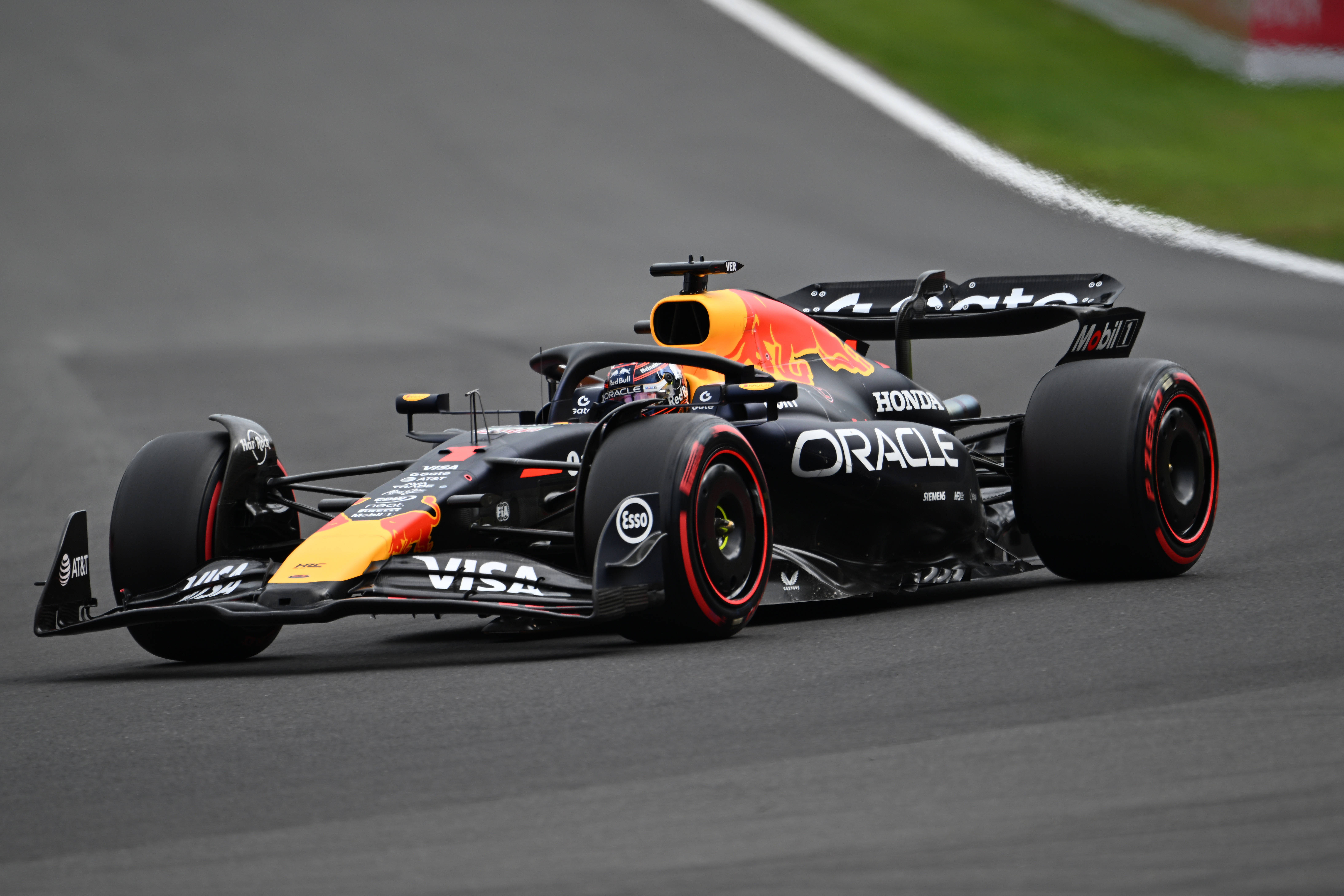 IM体育官方平台-包含梅赛德斯碾压迈凯伦，勒克莱尔刷新纪录的词条