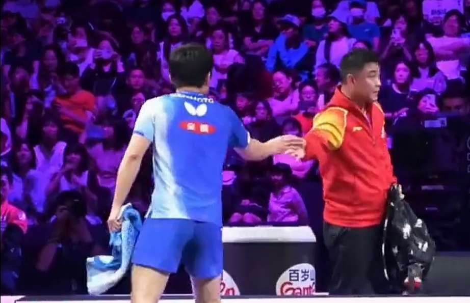 IM体育社区互动入口-英格兰队翻盘日本队,王皓扛起全队